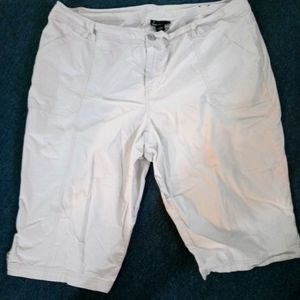 Plus Lane Bryant Crop Pants Pockets Size 26